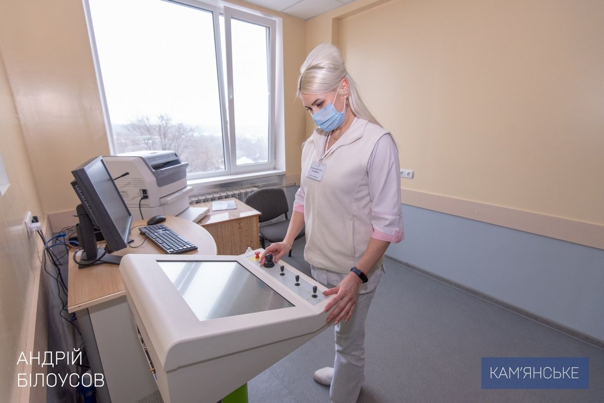 В больнице Каменского открыли новый рентген кабинет с современным оборудованием
