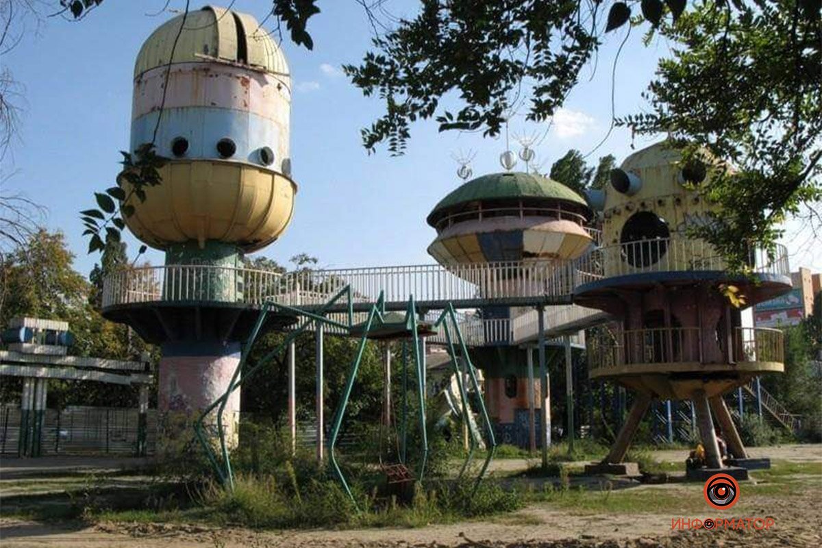 Одно из "предсмертных фотографий" детского городка Одно из "предсмертных фотографий" детского городка