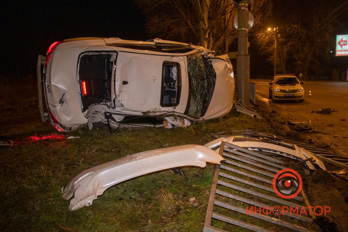 ДТП случилось ночью около 3:50 ДТП случилось ночью около 3:50