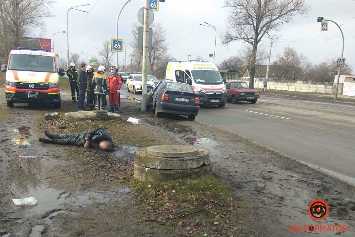 В Павлограде Volkswagen сбил мужчину, беременную женщину и 2-летнего мальчика 1