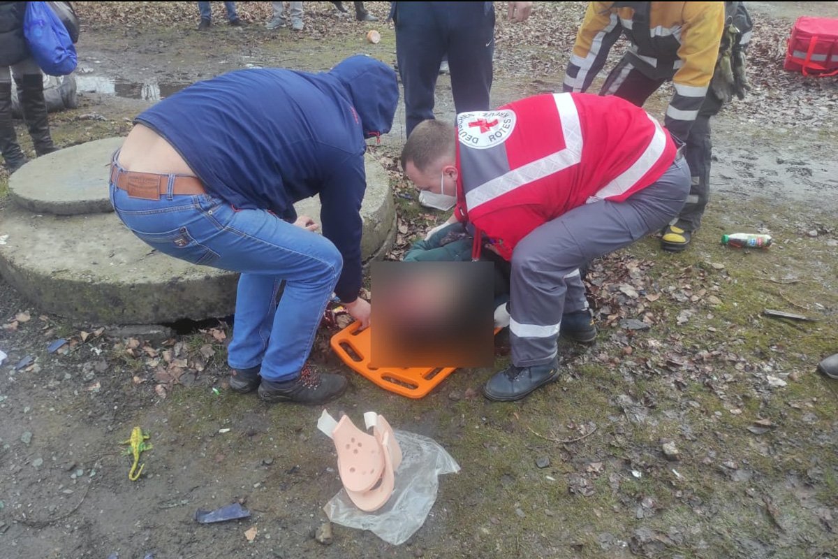 В Павлограде Volkswagen сбил мужчину, беременную женщину и 2-летнего мальчика 2