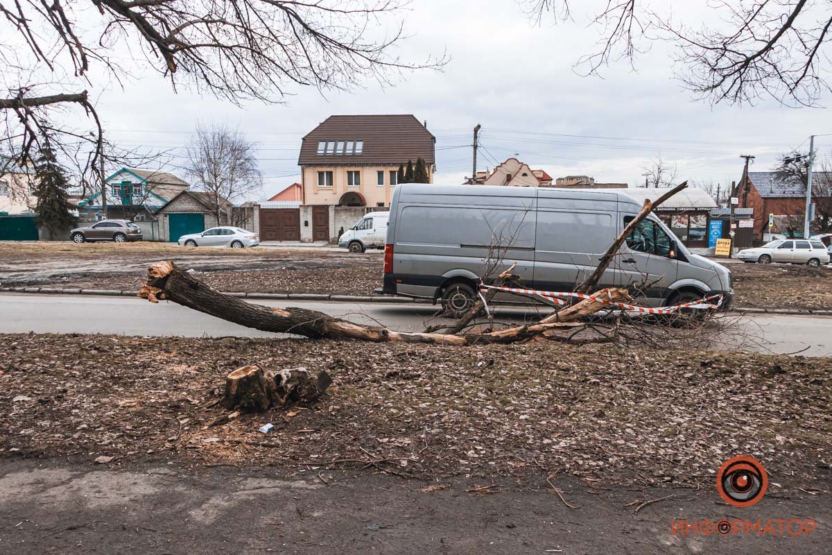 Перекрыт крайний правый ряд в сторону Высоковольтной Перекрыт крайний правый ряд в сторону Высоковольтной