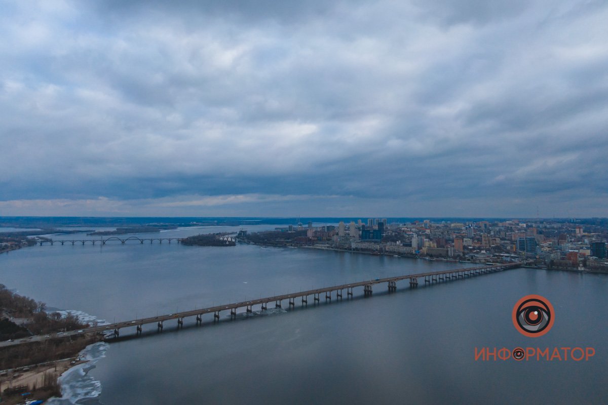 Знаешь, приятель, либо ты в себя веришь, либо идёшь на дно.