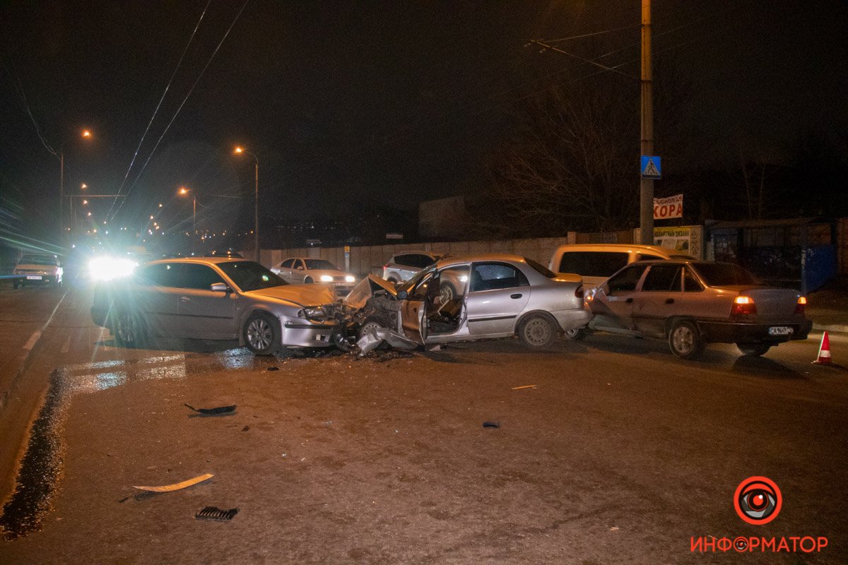 Столкнулись Daewoo Nexia, Daewoo Lanos и Skoda Столкнулись Daewoo Nexia, Daewoo Lanos и Skoda