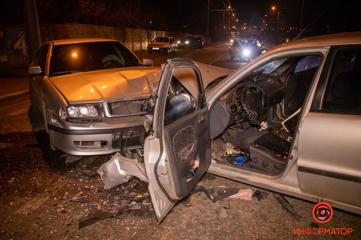 Автомобили заблокировали проезд в направлении Паникахи Автомобили заблокировали проезд в направлении Паникахи