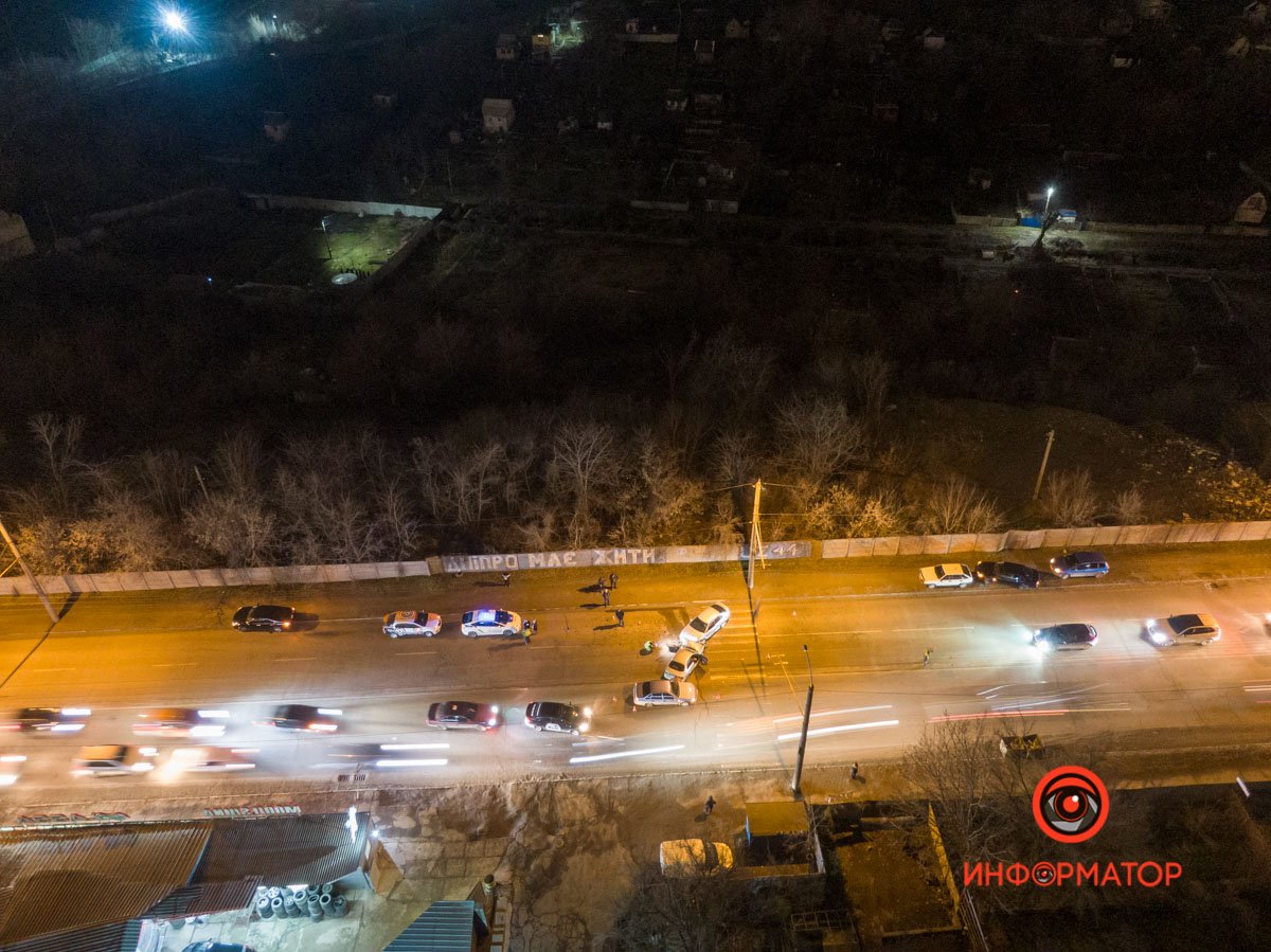 Lanos буквально зажало с двух сторон Lanos буквально зажало с двух сторон