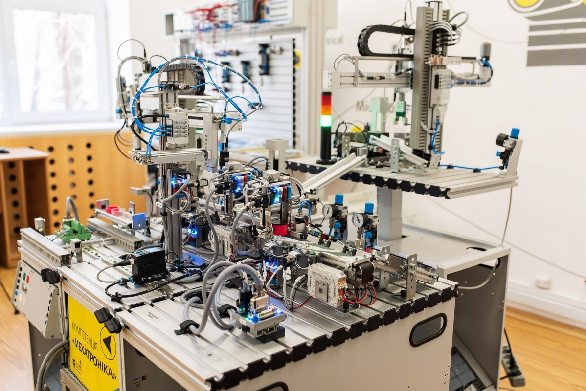 При поддержке ИНТЕРПАЙП стартовали занятия юных мехатроников Днепра и области 2