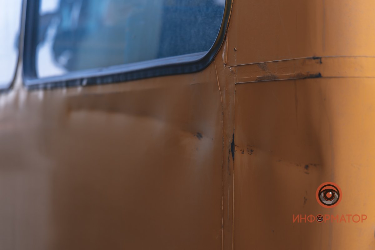 В Днепре на Запорожском шоссе столкнулись фура и маршрутка №107: образовалась пробка 12