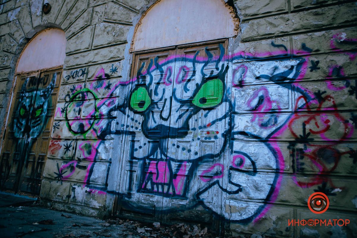 Потемкин выкупил их и начал строительство своей очередной усадьбы