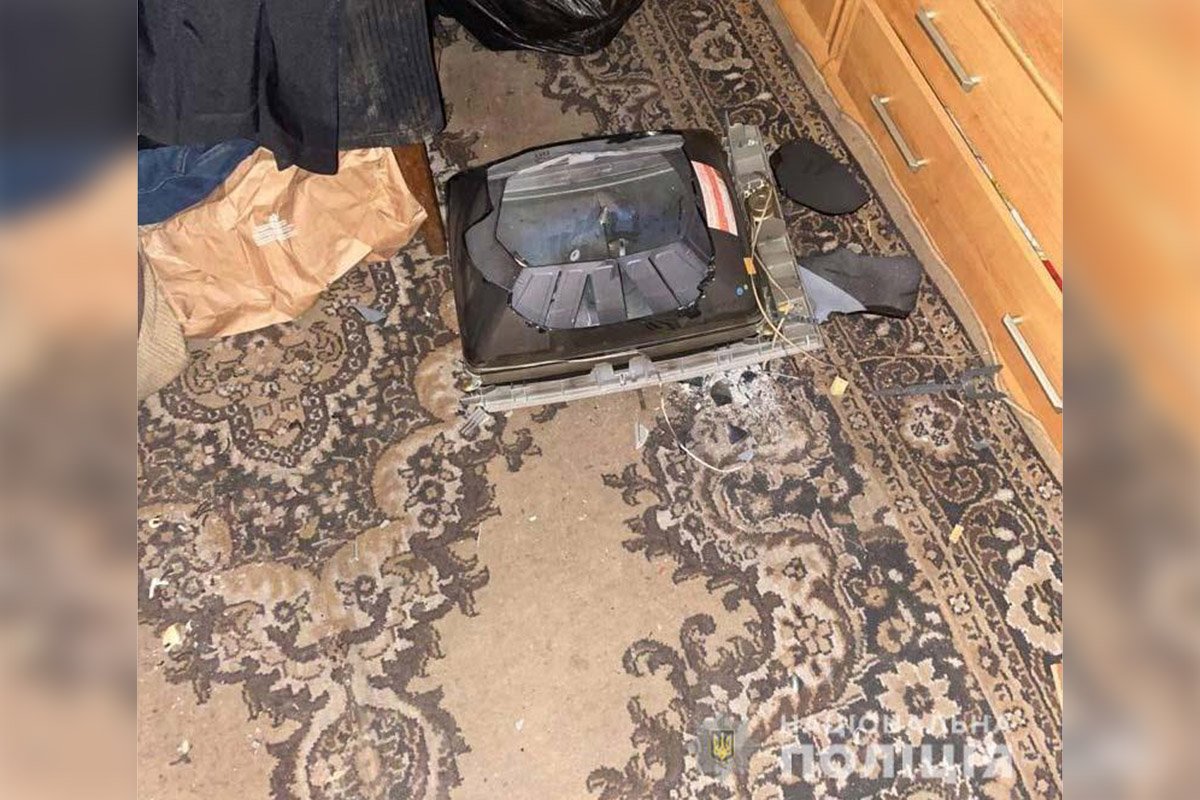 В квартире в Днепре случился конфликт между тремя мужчинами В квартире в Днепре случился конфликт между тремя мужчинами