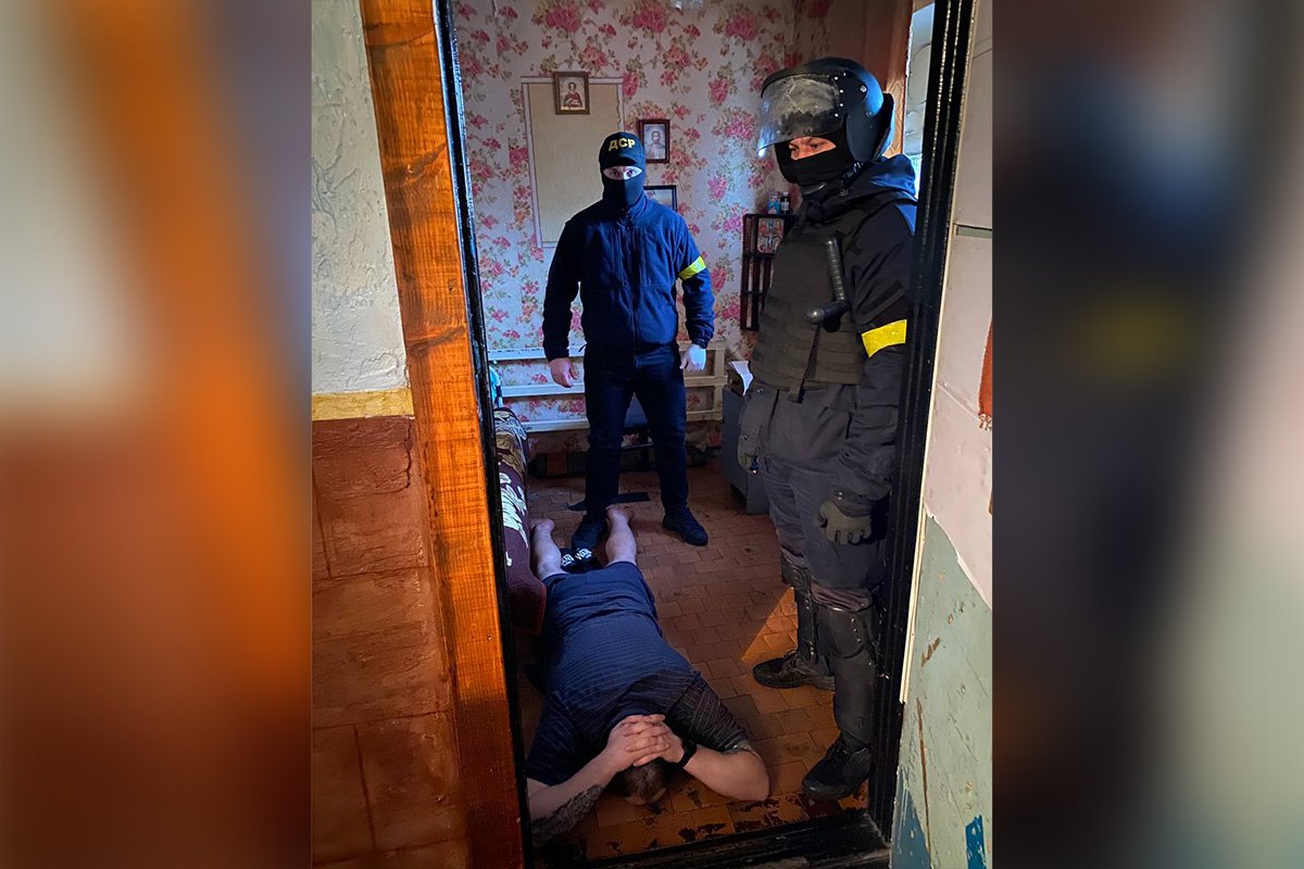 Он установил на территории колонии собственные правила среди заключенных