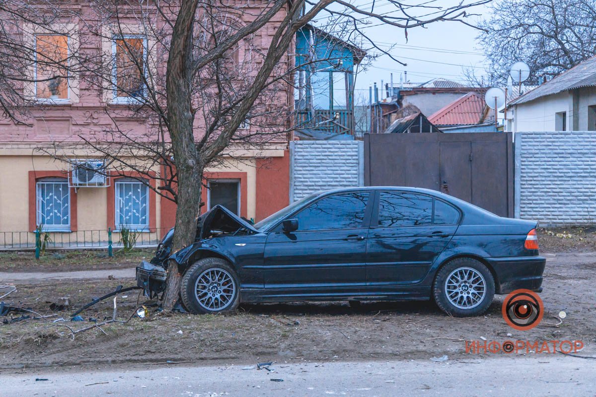 Водитель BMW на перекрестке пытался уйти от столкновения Водитель BMW на перекрестке пытался уйти от столкновения