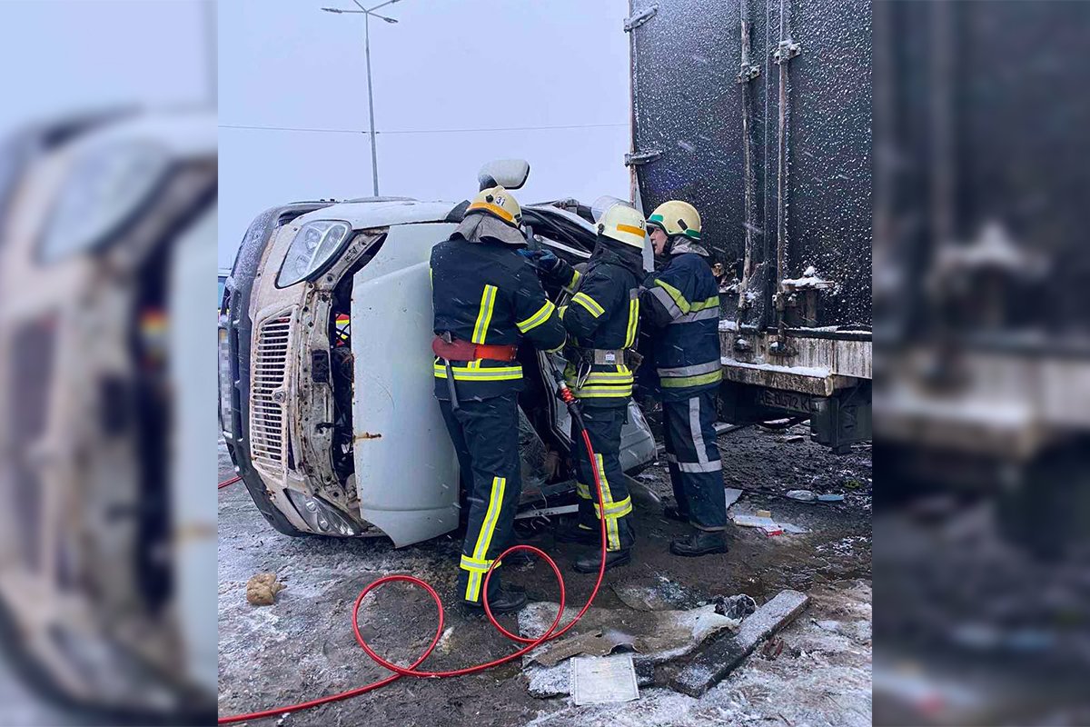 В аварии погиб один мужчина, еще двое пострадали В аварии погиб один мужчина, еще двое пострадали