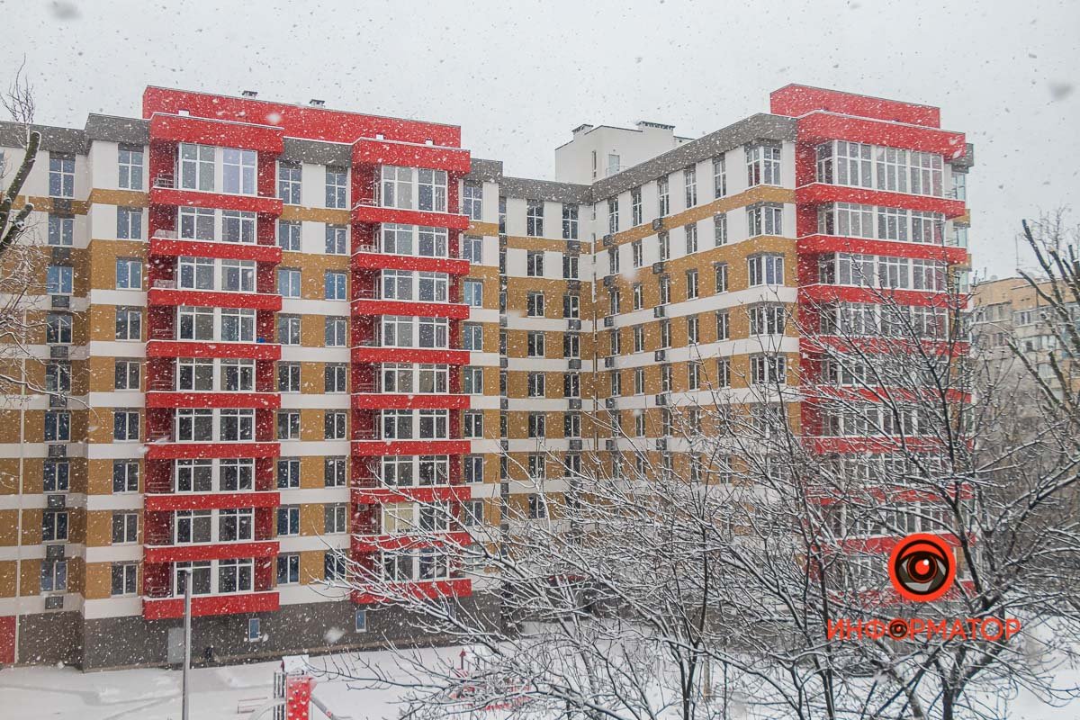 А за окном снегопад