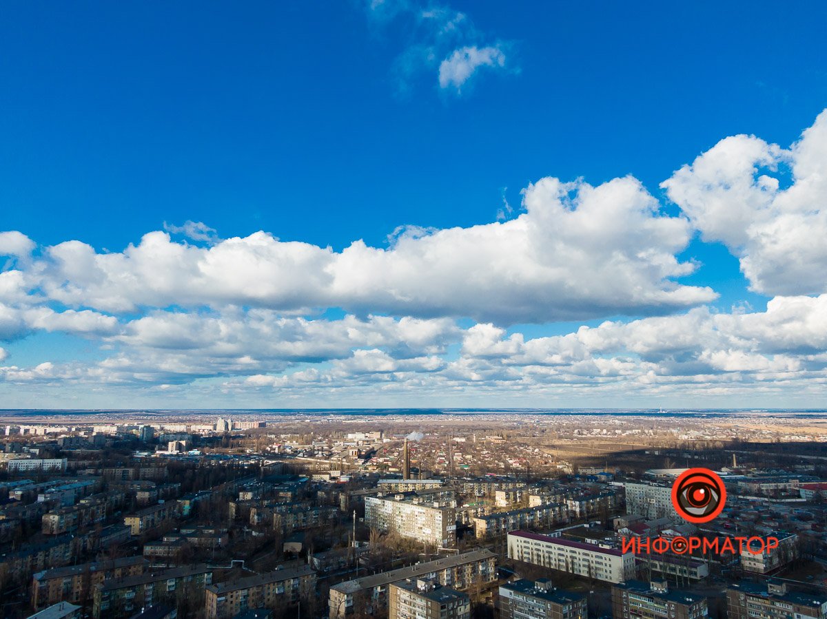 Плывут по небу облака Плывут по небу облака