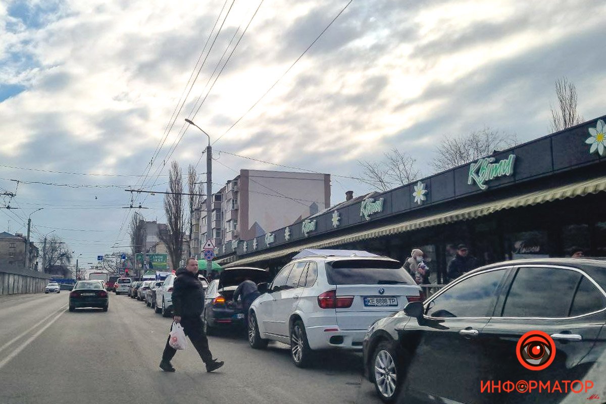 Срочно нужны цветы, к черту ПДД Срочно нужны цветы, к черту ПДД