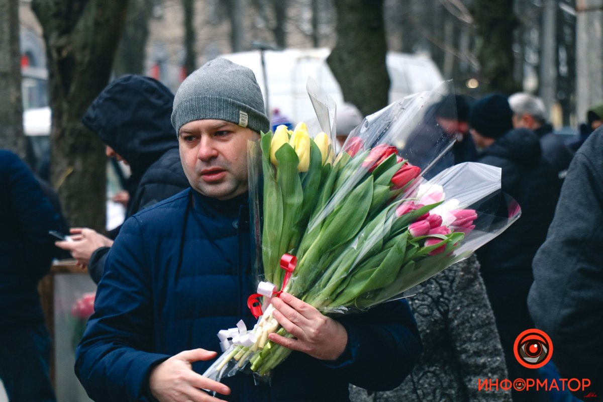 Дочке, маме, жене, кто там еще... Дочке, маме, жене, кто там еще...