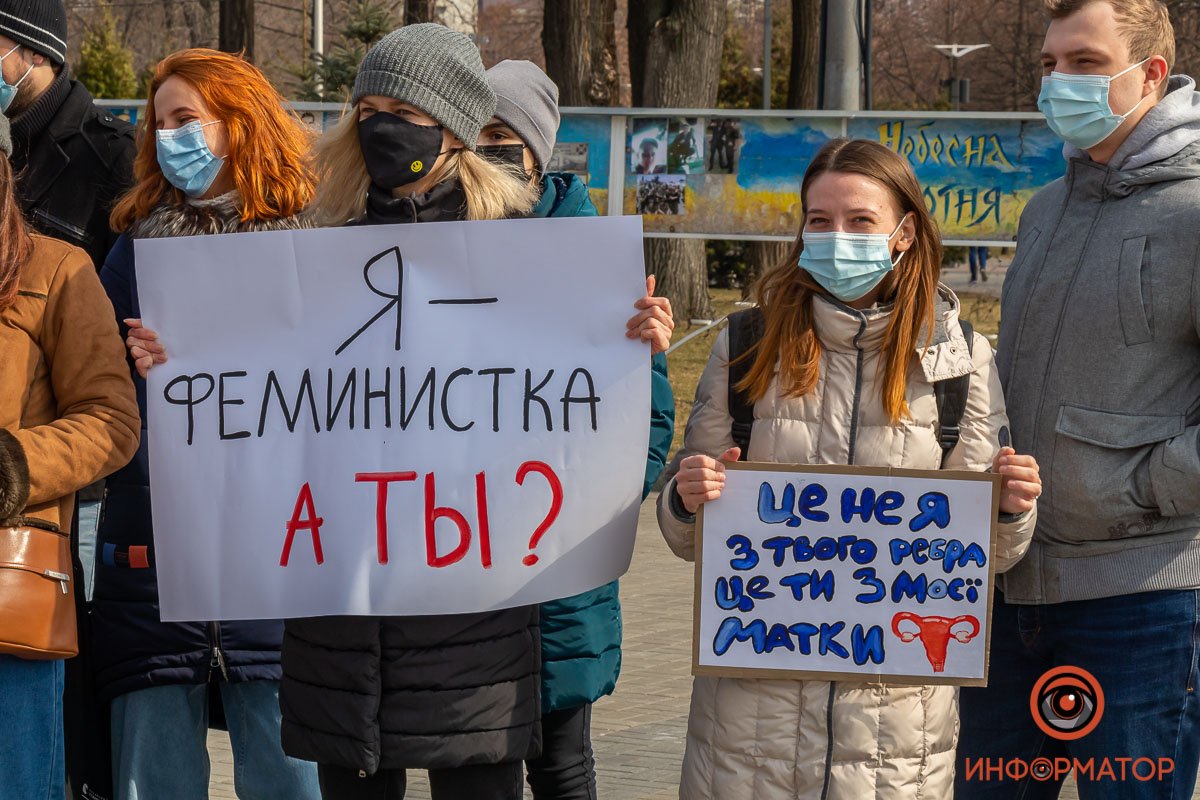 Их не устраивает, что бюджетные средства потратили на тюльпаны Их не устраивает, что бюджетные средства потратили на тюльпаны