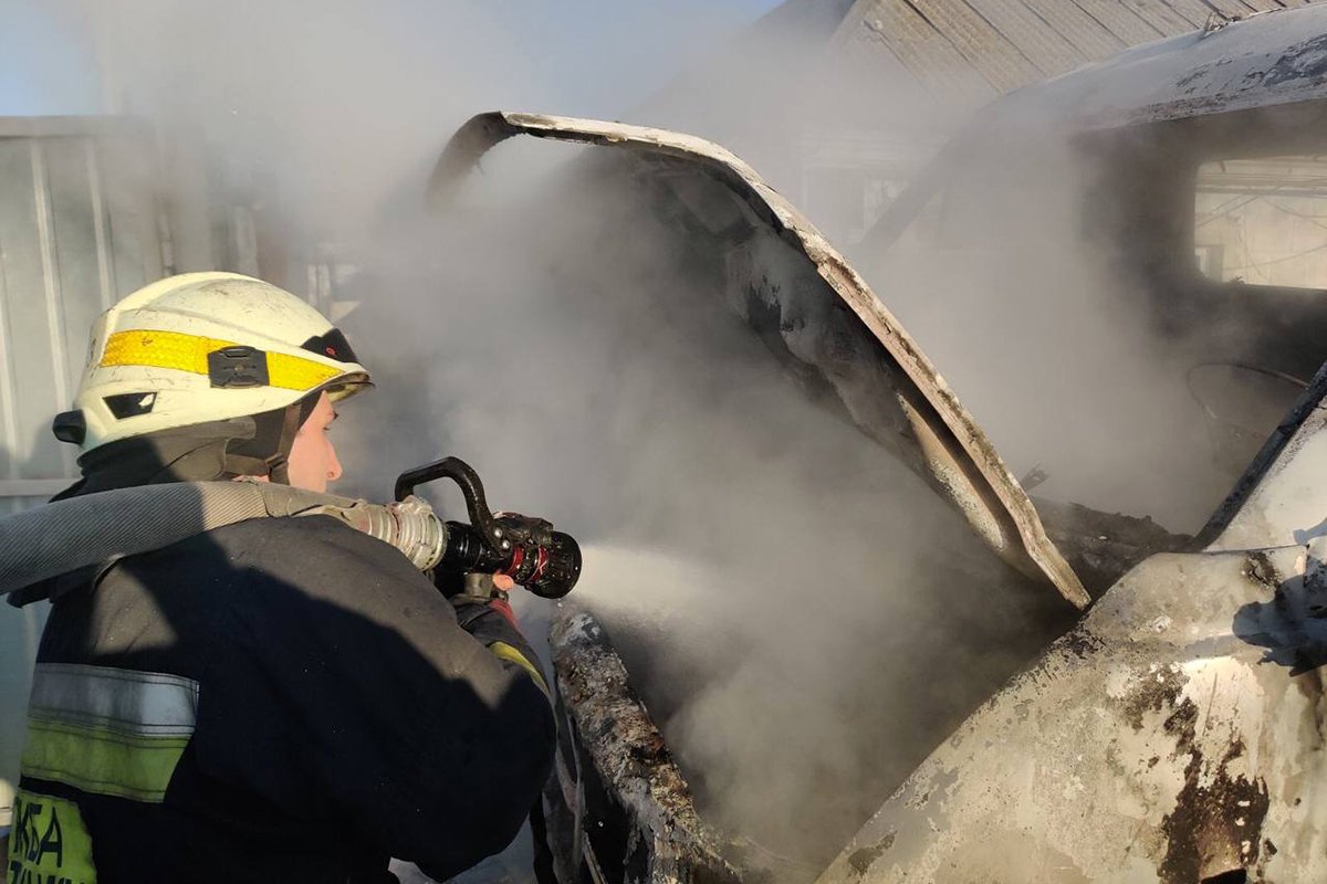 На улице Алма-Атинской горел микроавтобус Volkswagen