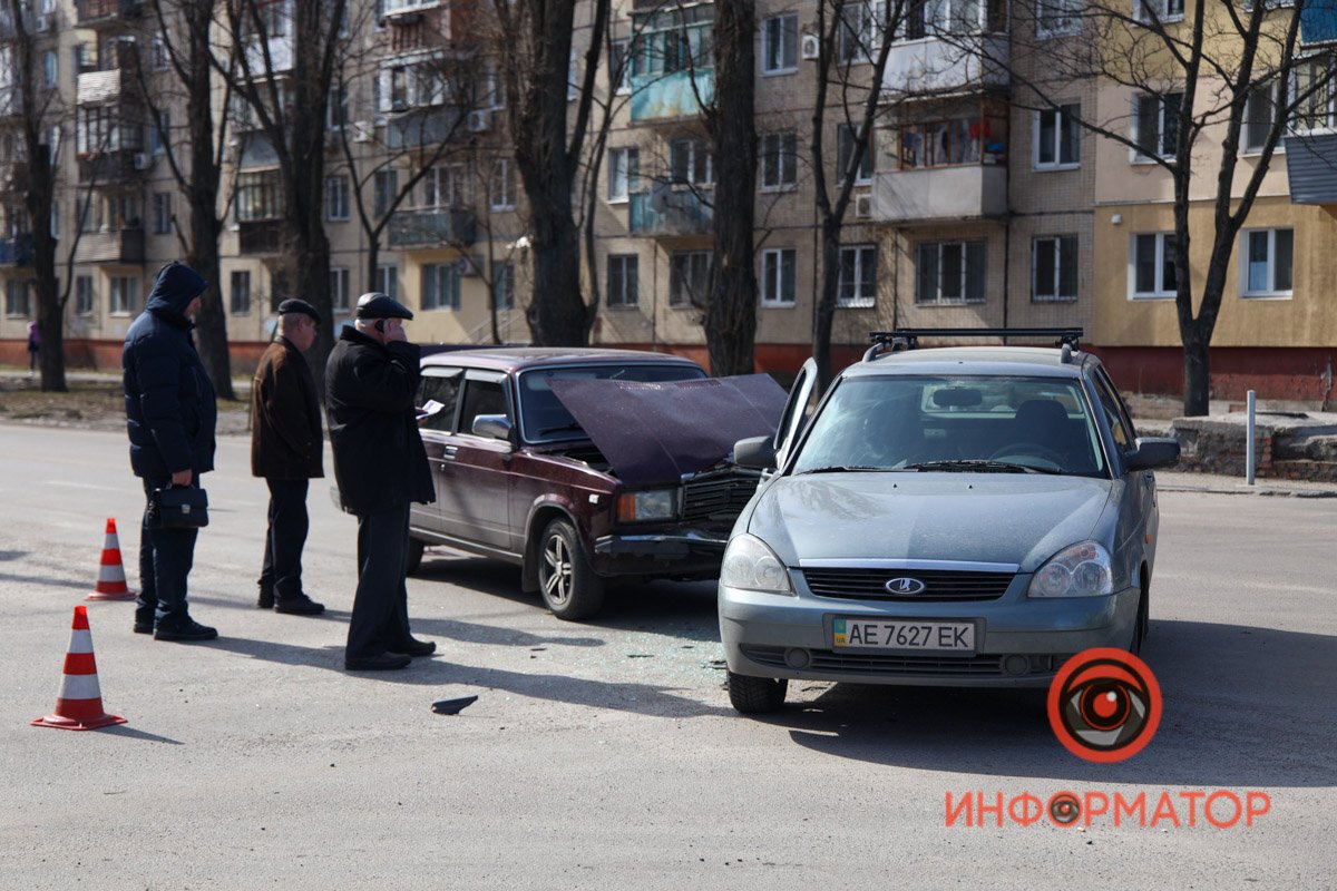 Пострадали двое - пассажиры обеих машин Пострадали двое - пассажиры обеих машин