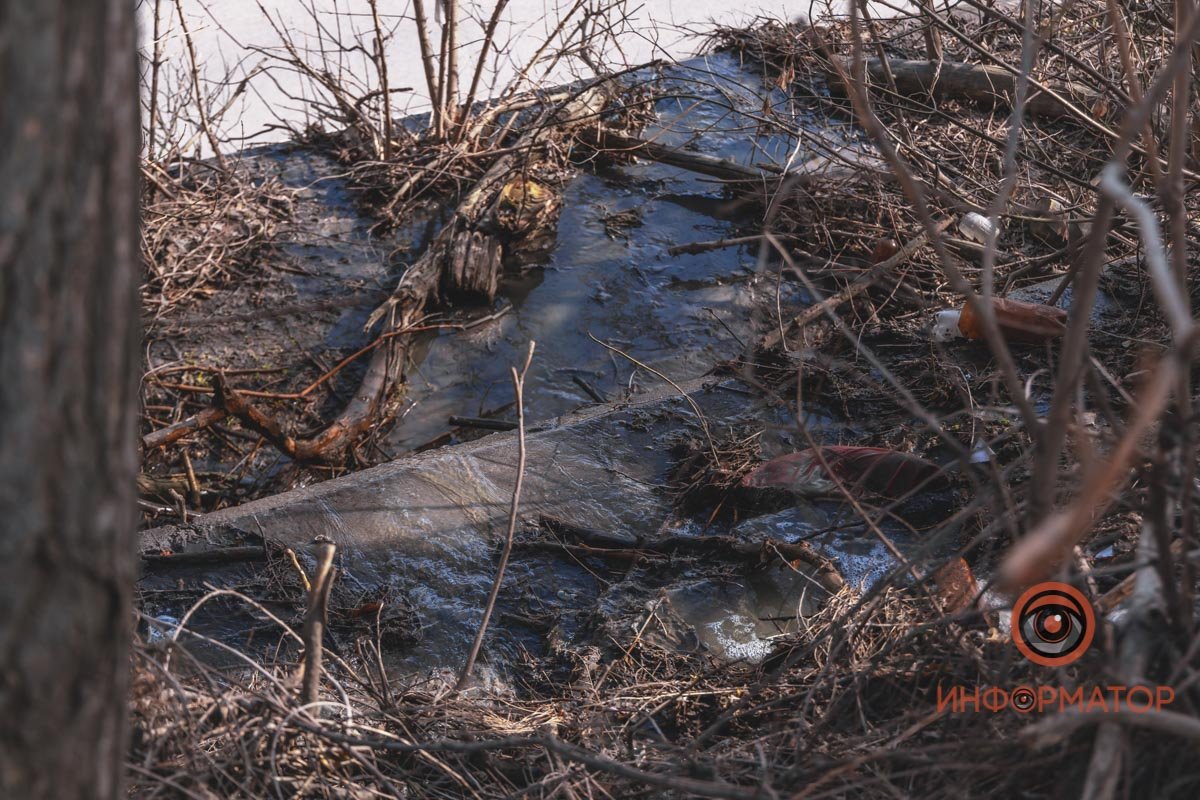 Судя по ручьям, проблеме уже не один день