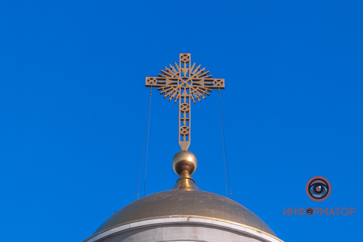 На руинах бывшей Александро-Невской церкви сейчас находится магазин автозапчастей