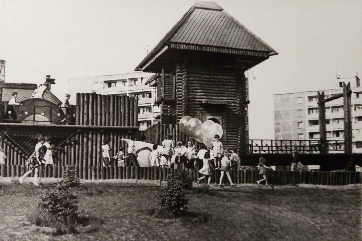 Теремки, мосты и частокол