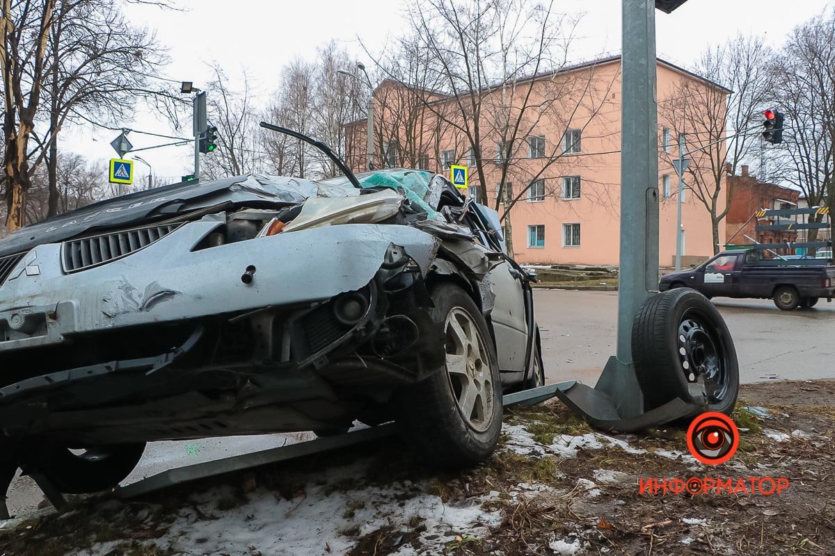 Повреждения Mitsubishi Повреждения Mitsubishi