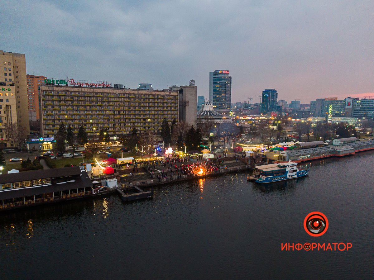 На праздник приходили семьями На праздник приходили семьями