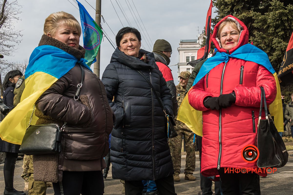 На марш пришли добровольцы, их семьи, волонтеры и просто неравнодушные жители Днепра