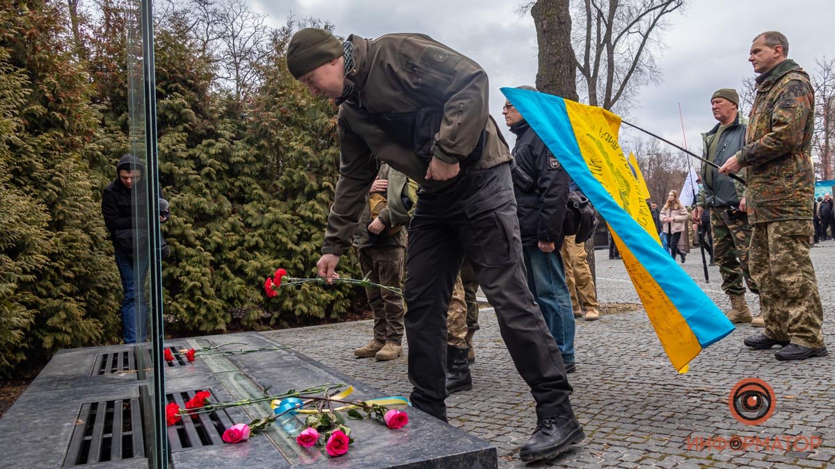 На Аллее Героев возложили цветы