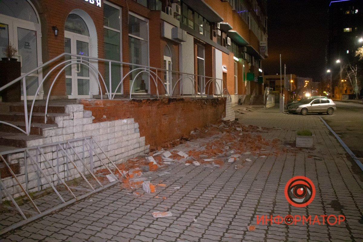 Проблемный участок дороги возле дома №30 по улице Европейской