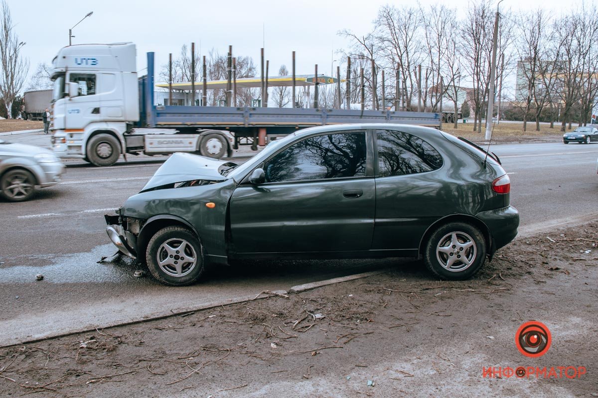 Daewoo врезался в столб Daewoo врезался в столб