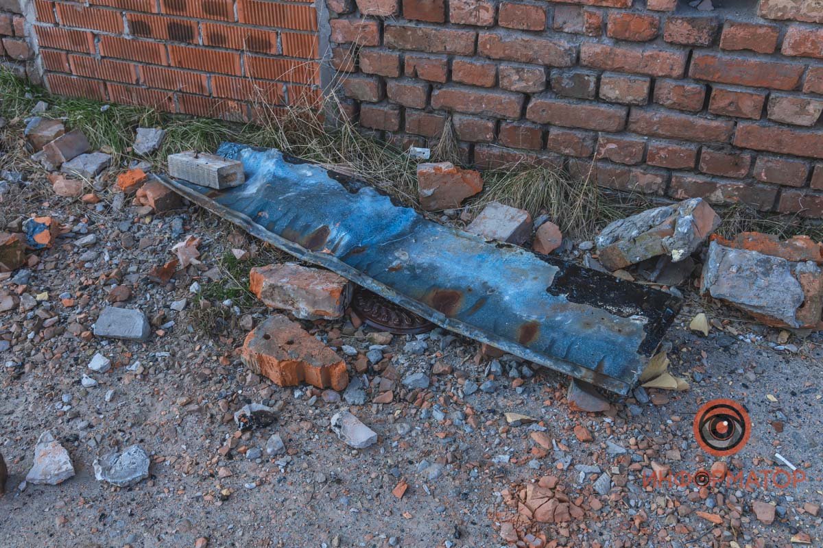 Козырьки сдувает 