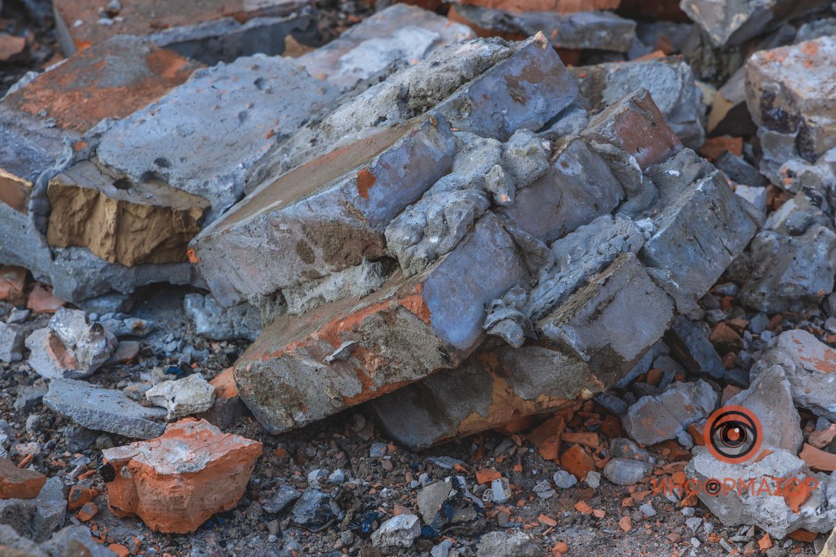 Берегитесь кирпичей