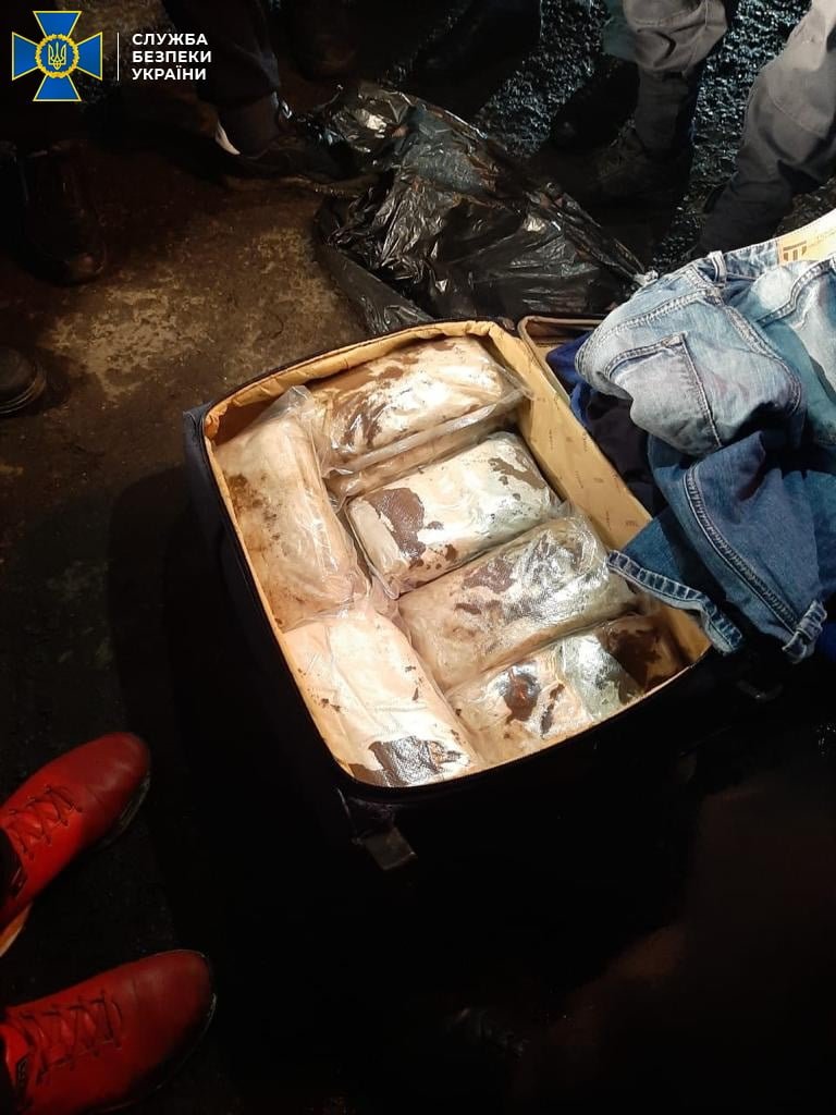 Двоих нарушителей задержали в Харьковской области Двоих нарушителей задержали в Харьковской области