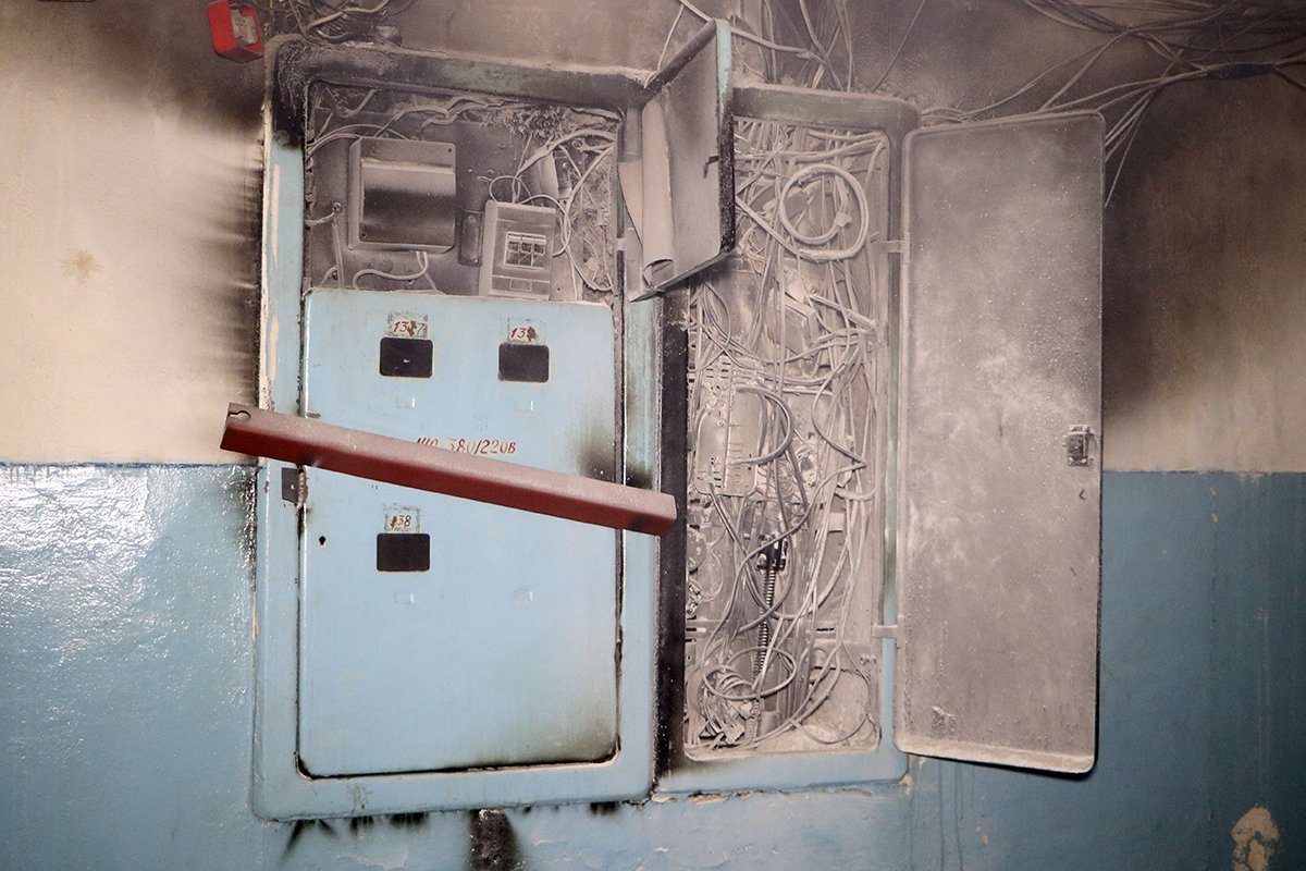 Горела щитовая