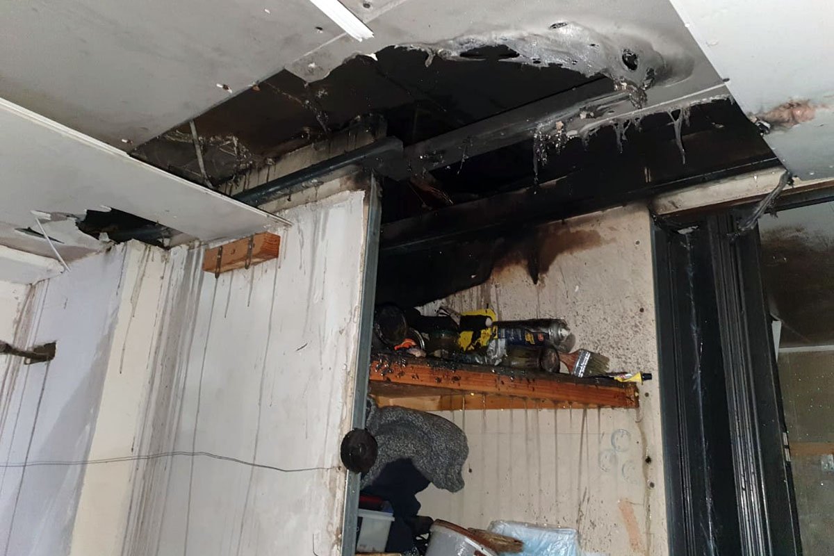 Пострадала крыша и перекрытие