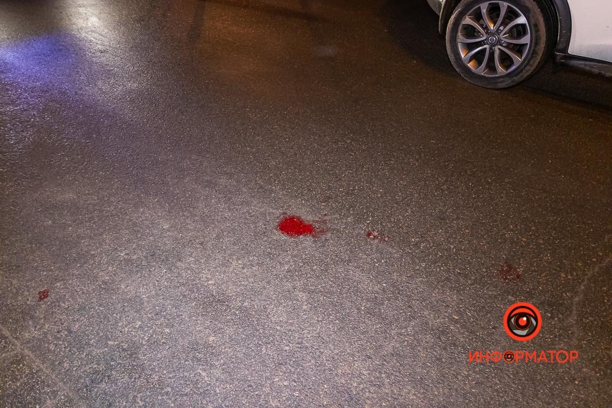 Следы крови на проезжей части Следы крови на проезжей части