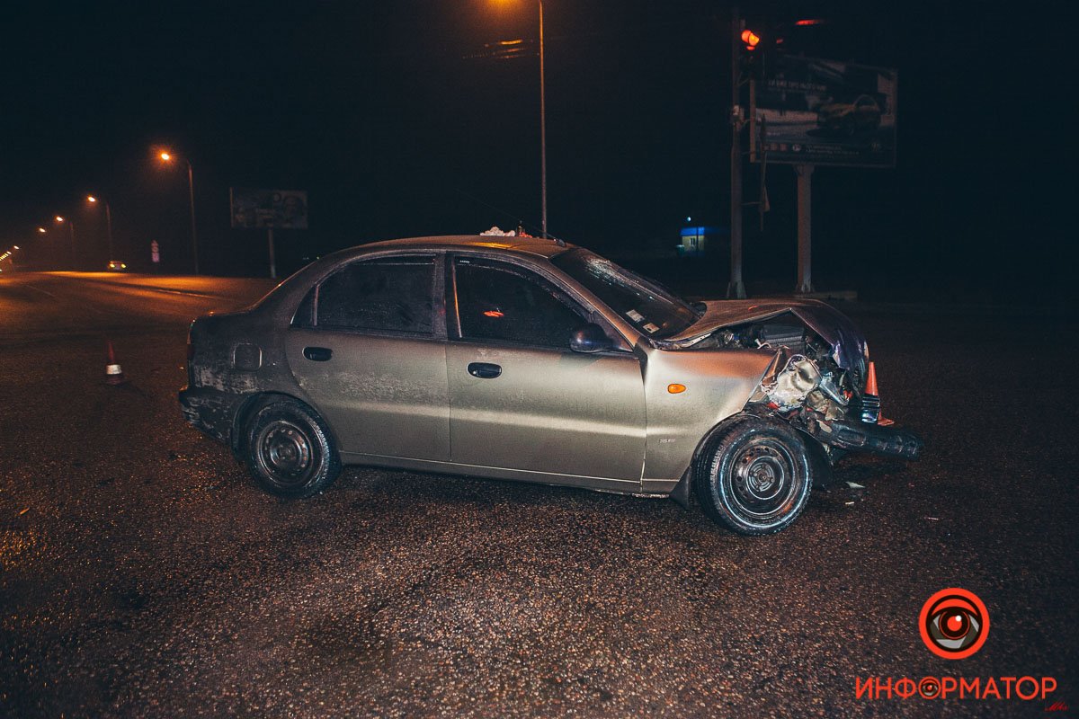 В Lanos находились пять человек, трое из которых - дети