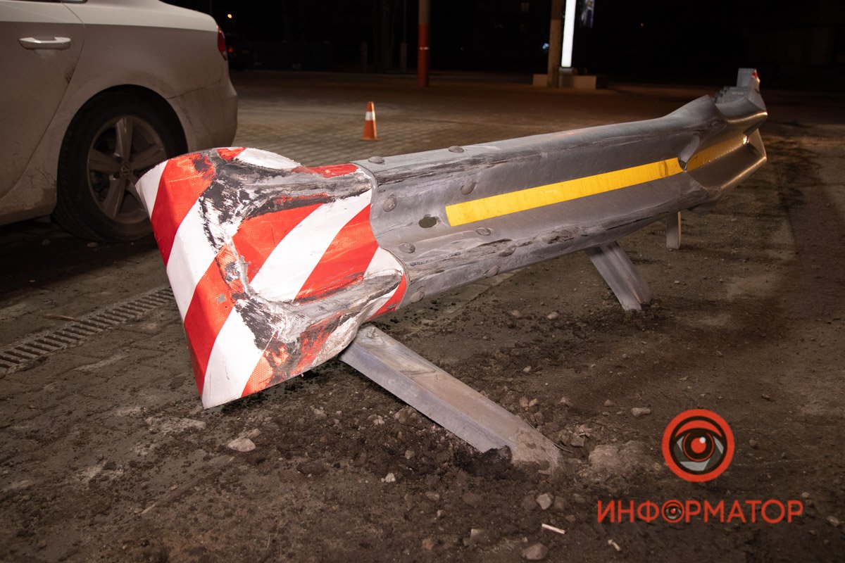 Пострадал отбойник. Люди травм не получили