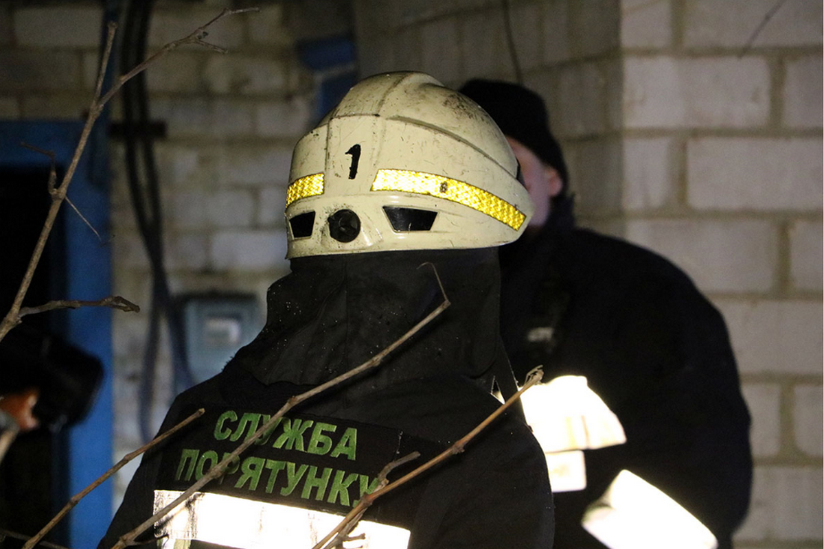 Пожар произошел поздно вечером