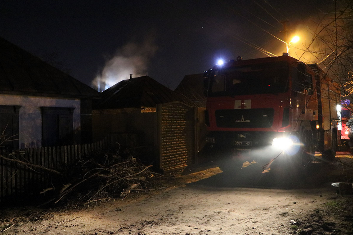 На место направили бригаду 3 пожарно-спасательной части На место направили бригаду 3 пожарно-спасательной части
