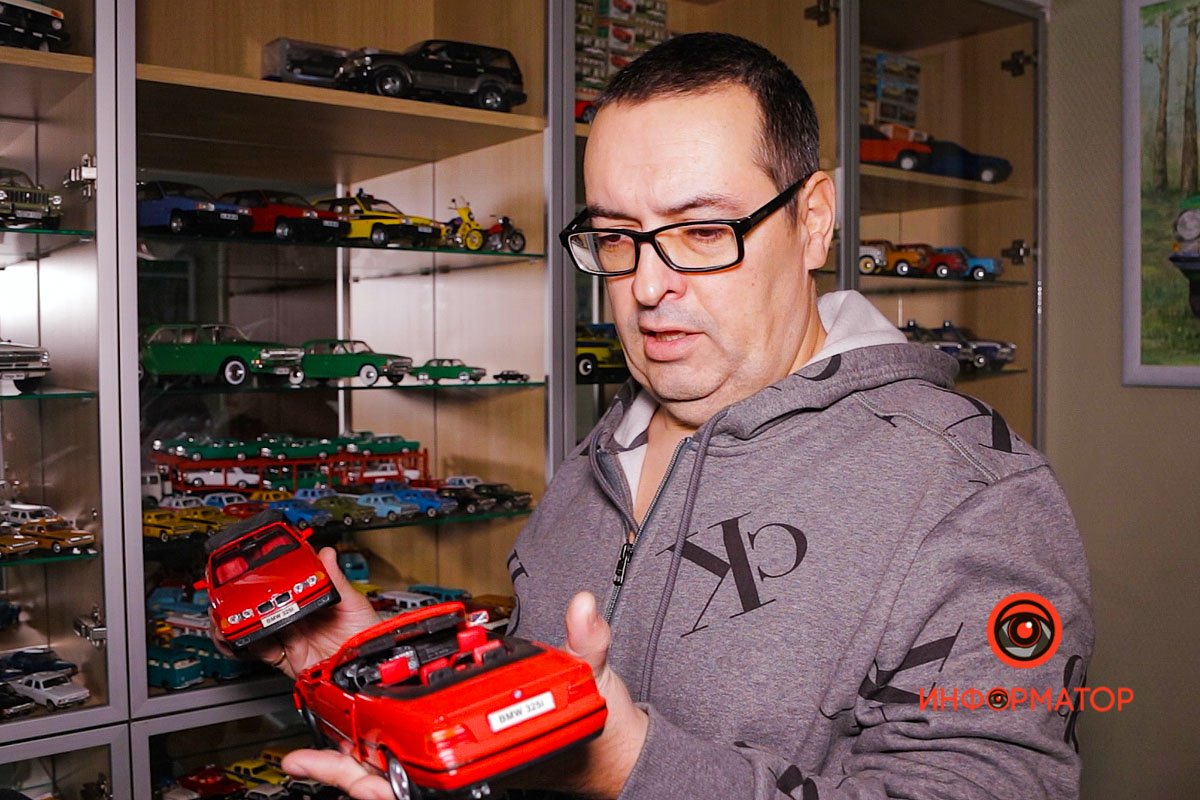 Модели BMW E-36 в кузове кабриолет, такой автомобиль есть в гараже Юрия