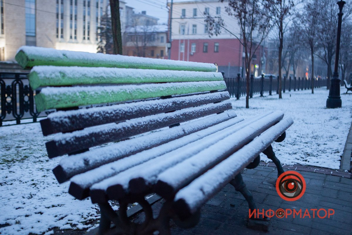 Так и хочется спеть We wish you a Merry Christmas