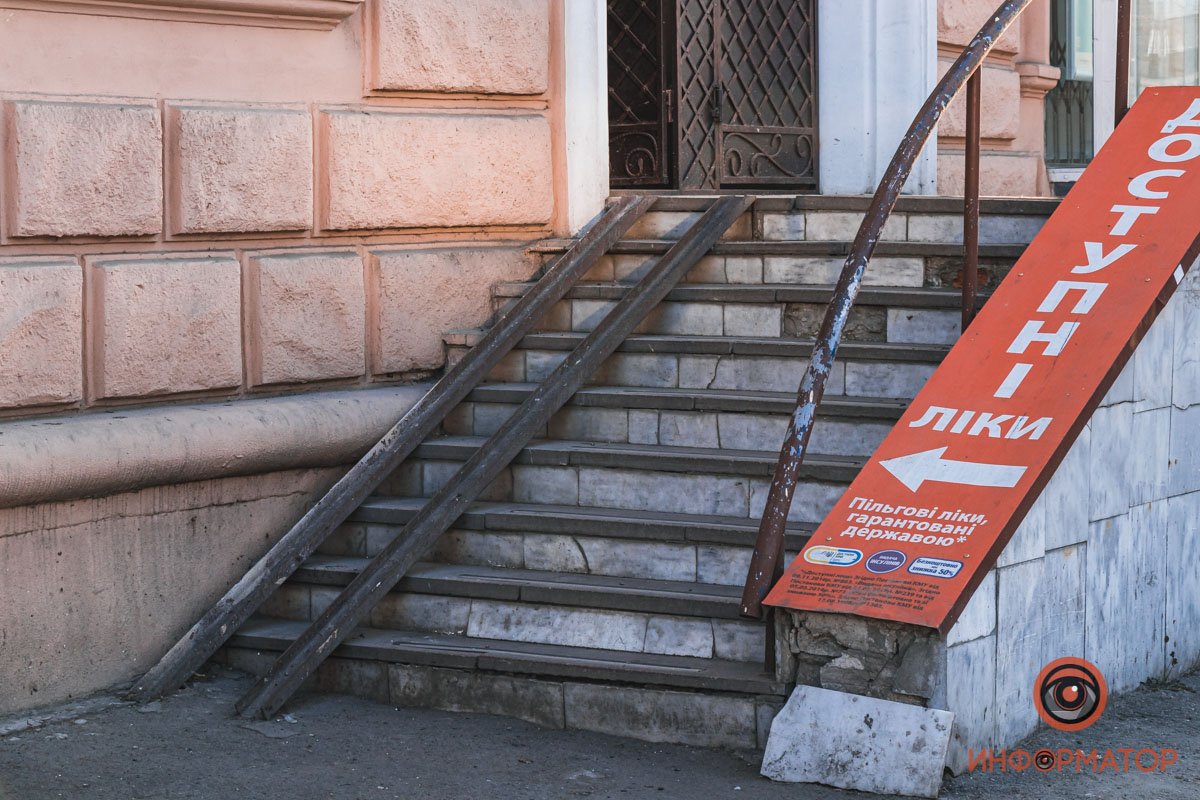 На этих рейках подниматься невозможно На этих рейках подниматься невозможно