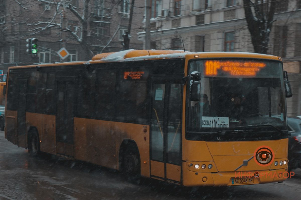 Погодные условия не позволяют ждать долго транспорт на остановках