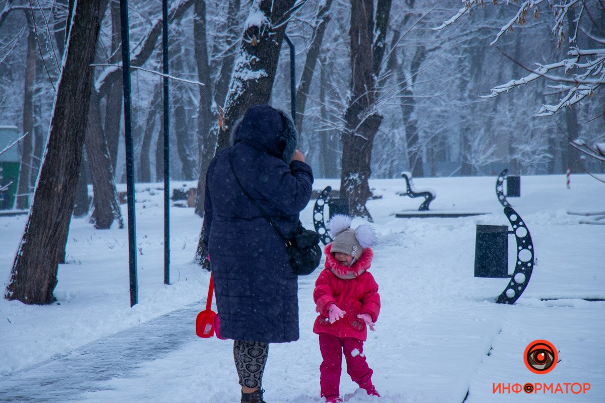 Снег снегом, а прогулка - по расписанию Снег снегом, а прогулка - по расписанию