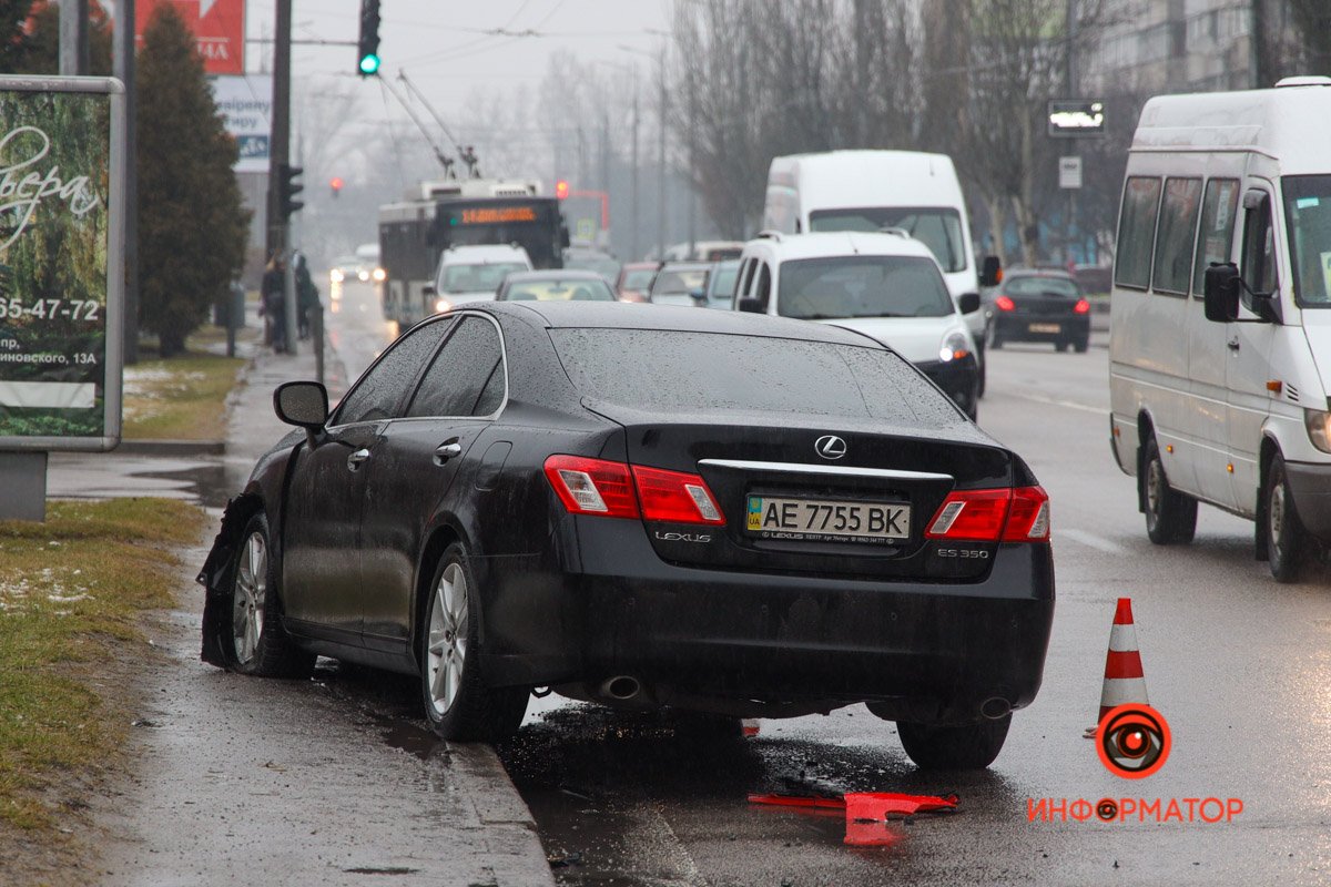Столкнулись Ford и Lexus