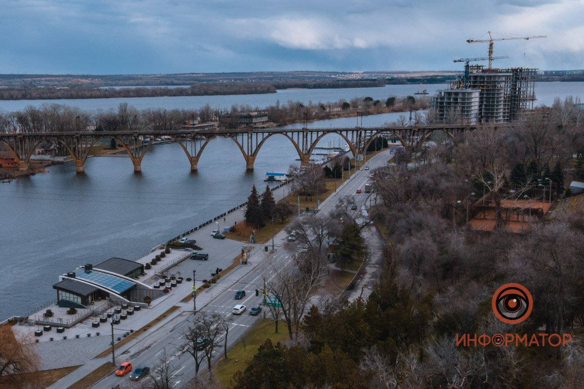 Сичеславская набережная и Мерефо-Херсонский мост сейчас Сичеславская набережная и Мерефо-Херсонский мост сейчас
